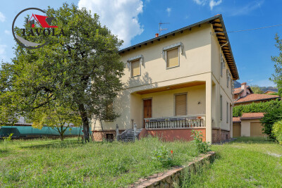 ARCISATE, VILLA BIFAMILIARE