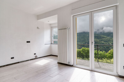 CUASSO AL MONTE, TRILOCALE CON VISTA LAGO