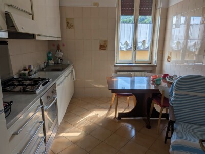 CUASSO AL MONTE, CASA INDIPENDENTE CON AMPIA AUTORIMESSA