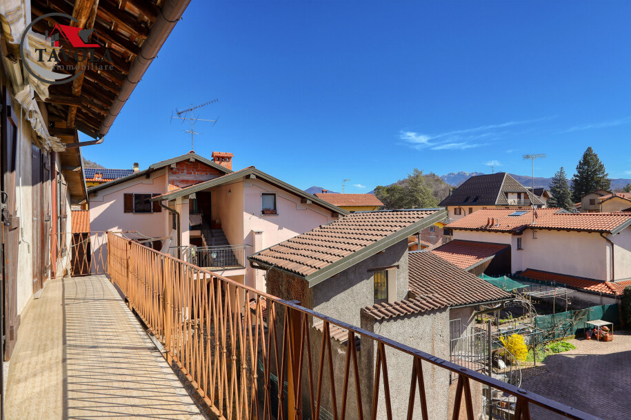 CUASSO AL MONTE, CAVAGNANO, TERRATETTO CON ACCESSORI-13