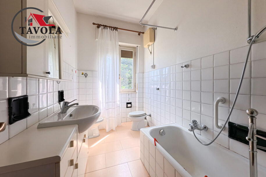 ARCISATE, VILLA BIFAMILIARE-16