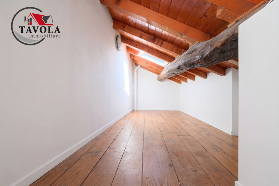 PORTO CERESIO - PORZIONE DI CASA TERRA-CIELO-17