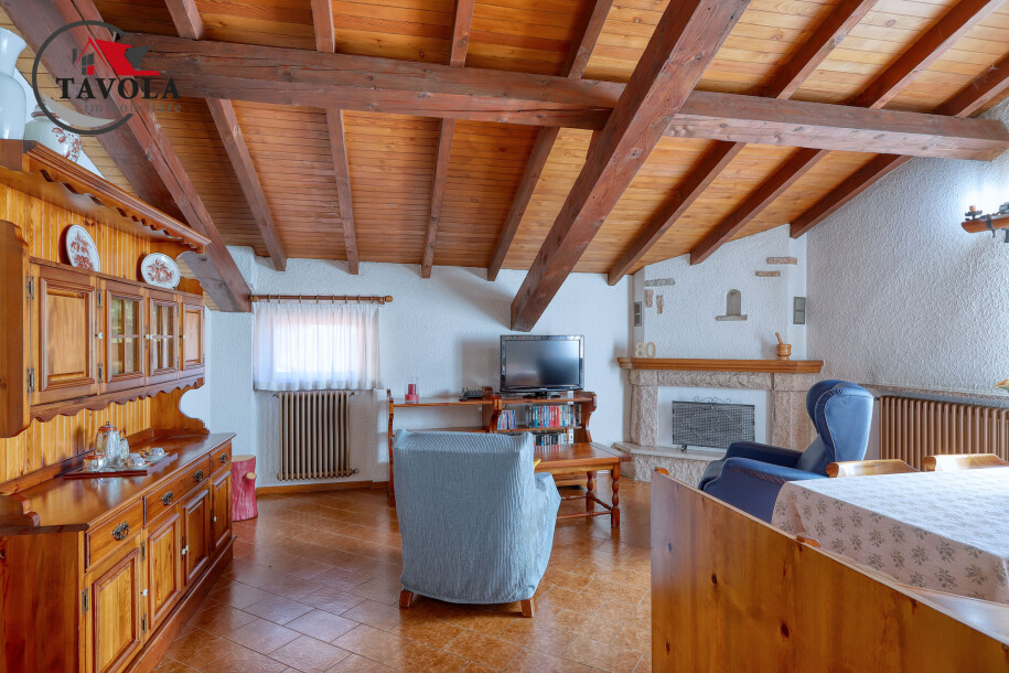 CUASSO AL MONTE, CAVAGNANO, TERRATETTO CON ACCESSORI-2