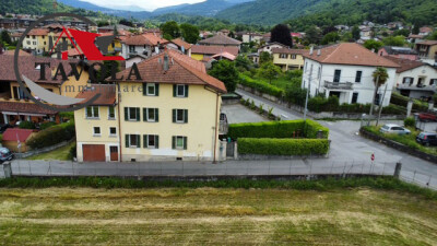 PORZIONE DI CASA LIBERA SU TRE LATI CON GIARDINO-23