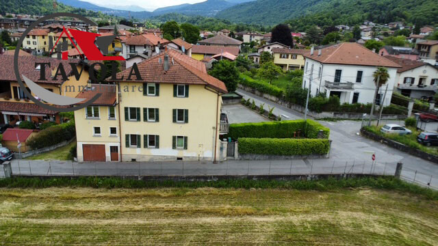 PORZIONE DI CASA LIBERA SU TRE LATI CON GIARDINO-23