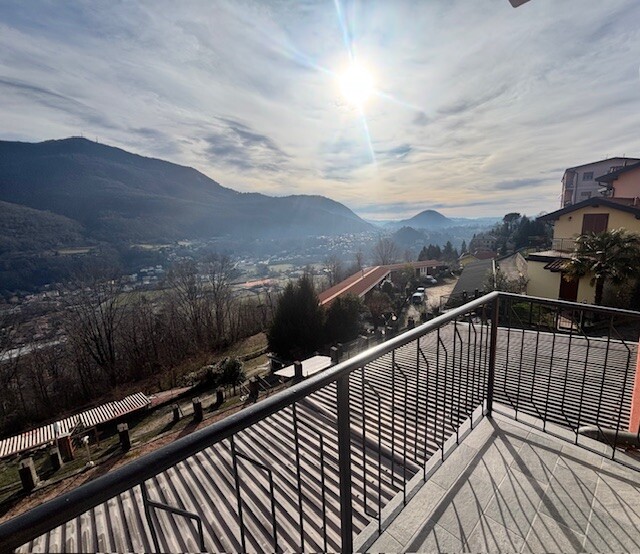 CUASSO AL MONTE, TRILOCALE CON VISTA LAGO-24