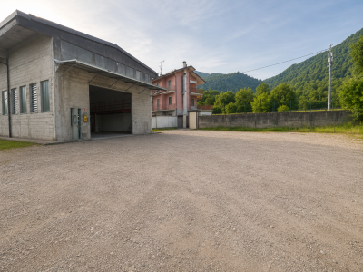 CUVEGLIO, CAPANNONE INDUSTRIALE CON PIAZZALE: