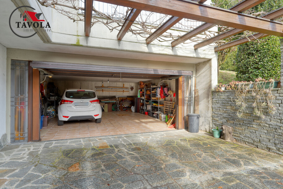 LUINO, PORZIONE DI VILLA BIFAMILIARE-26