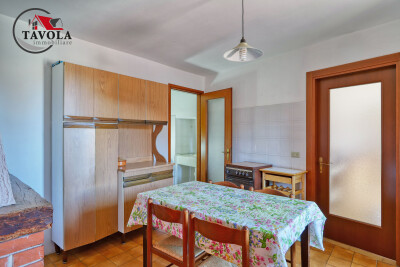 CUASSO AL MONTE, CAVAGNANO, TERRATETTO CON ACCESSORI-26