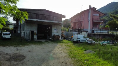 CUVEGLIO, CAPANNONE INDUSTRIALE CON PIAZZALE: