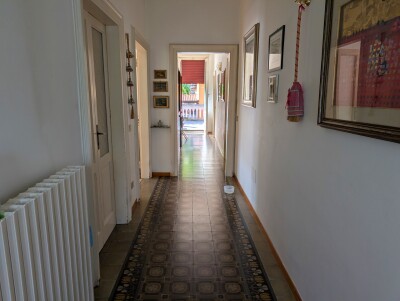 CUASSO AL MONTE, CASA INDIPENDENTE CON AMPIA AUTORIMESSA