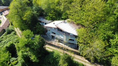 CUASSO AL MONTE, VILLA SINGOLA DA RISTRUTTURARE CON BOSCO PRIVATO-29