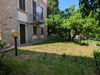 CUASSO AL MONTE, CASA INDIPENDENTE CON AMPIA AUTORIMESSA
