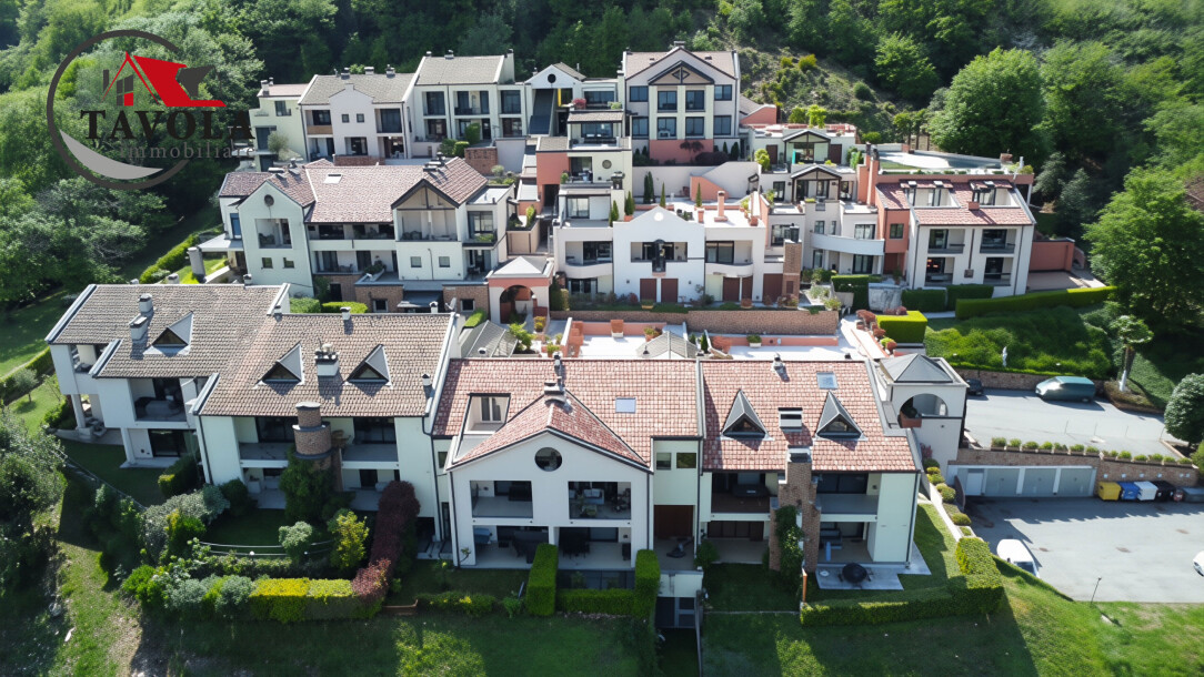 CUASSO AL MONTE, APPARTAMENTO CON PISCINA E VISTA LAGO-4