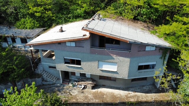 CUASSO AL MONTE, VILLA SINGOLA DA RISTRUTTURARE CON BOSCO PRIVATO-3