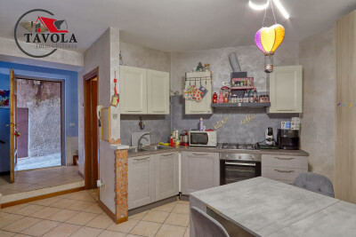PORTO CERESIO - PORZIONE DI CASA TERRA-CIELO-3