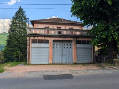 CUASSO AL MONTE, CASA INDIPENDENTE CON AMPIA AUTORIMESSA