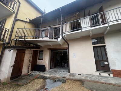 CUASSO AL MONTE, PORZIONE DI CASA RISTRUTTURATA
