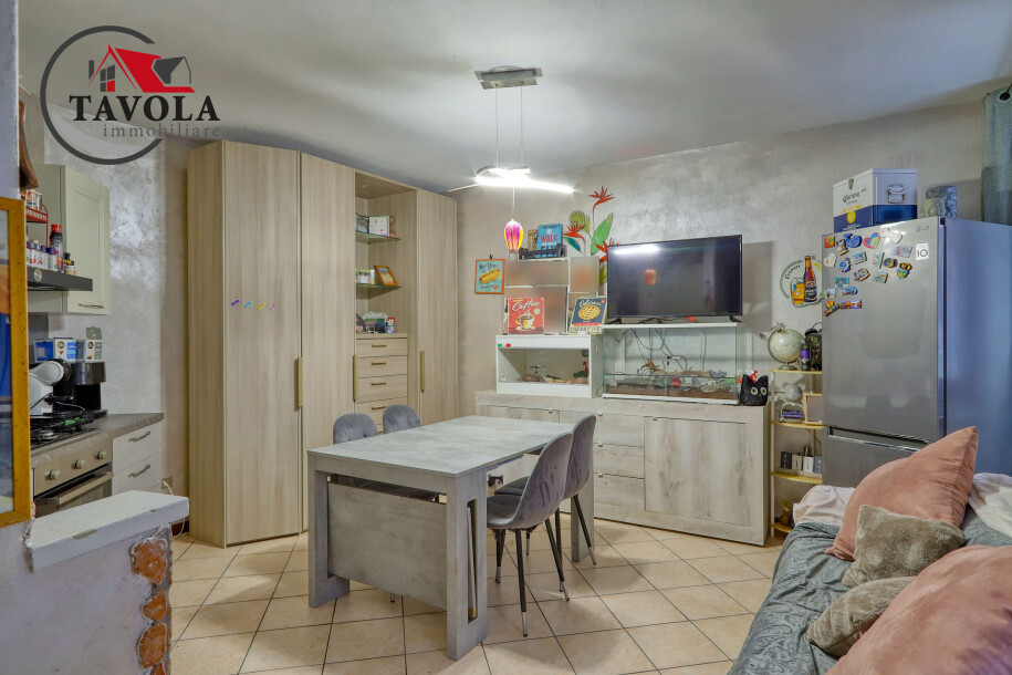 PORTO CERESIO - PORZIONE DI CASA TERRA-CIELO-4