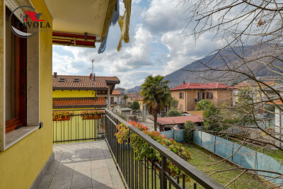 ARCISATE, SIGNORILE VILLA BIFAMILIARE-44