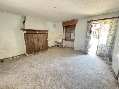 BRENTA, PORZIONE DI CASA TERRA CIELO DA RISTRUTTURARE-6