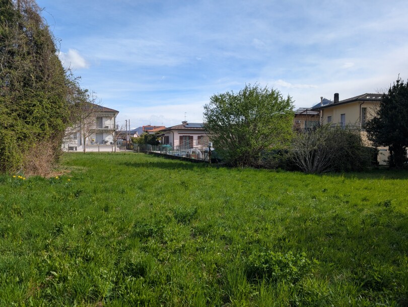 BISUSCHIO, FAVOLOSO TERRENO EDIFICABILE-7