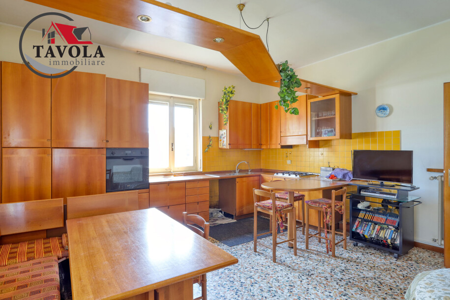 ARCISATE, VILLA BIFAMILIARE-9