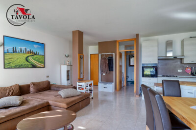 CUASSO AL MONTE, APPARTAMENTO CON PISCINA E VISTA LAGO-11