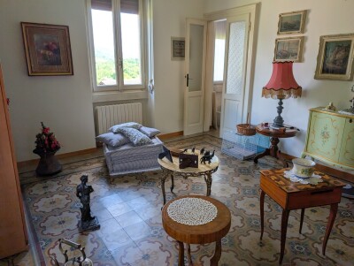 CUASSO AL MONTE, CASA INDIPENDENTE CON AMPIA AUTORIMESSA