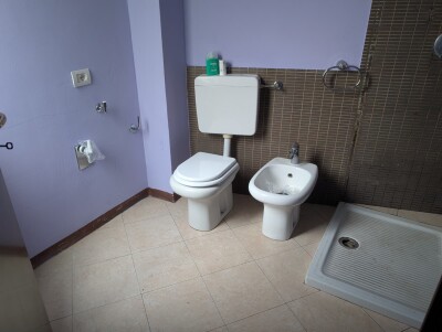 VARESE, VIALE BORRI, MONOLOCALE CON BOX-9