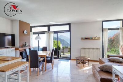 CUASSO AL MONTE, APPARTAMENTO CON PISCINA E VISTA LAGO-12