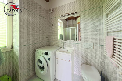 PORZIONE DI CASA LIBERA SU TRE LATI CON GIARDINO-9